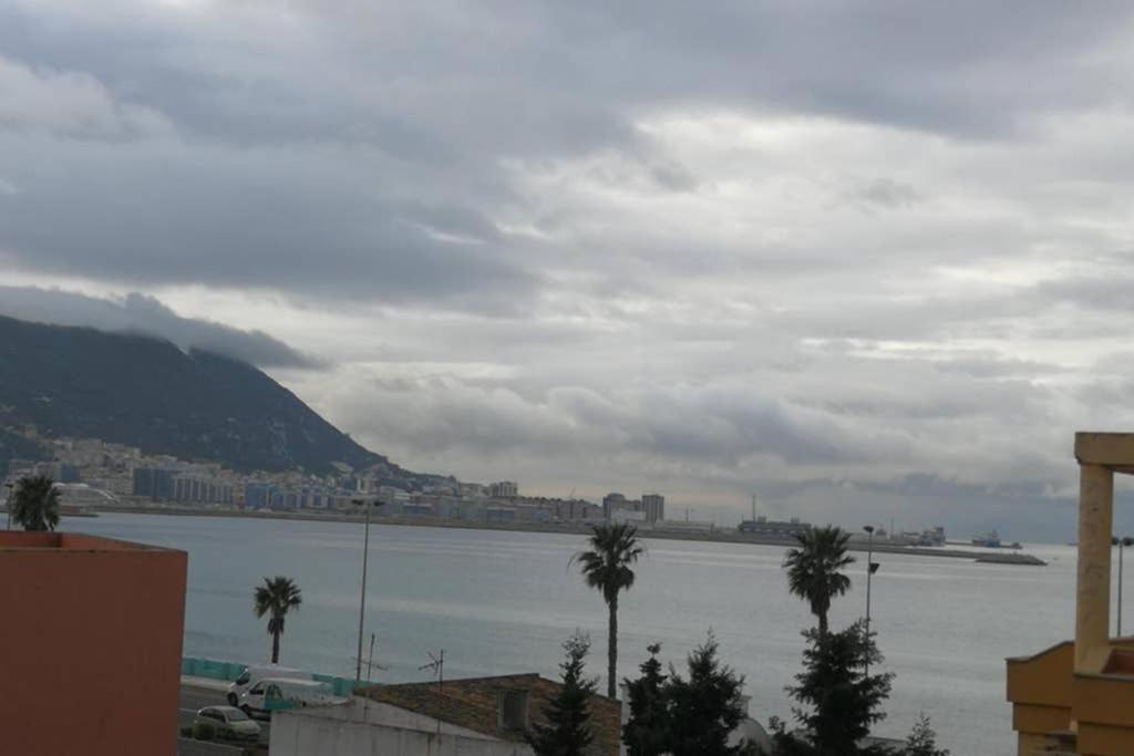 Apartament Duplex Con Vistas Al Mar La Línea de la Concepción Zewnętrze zdjęcie