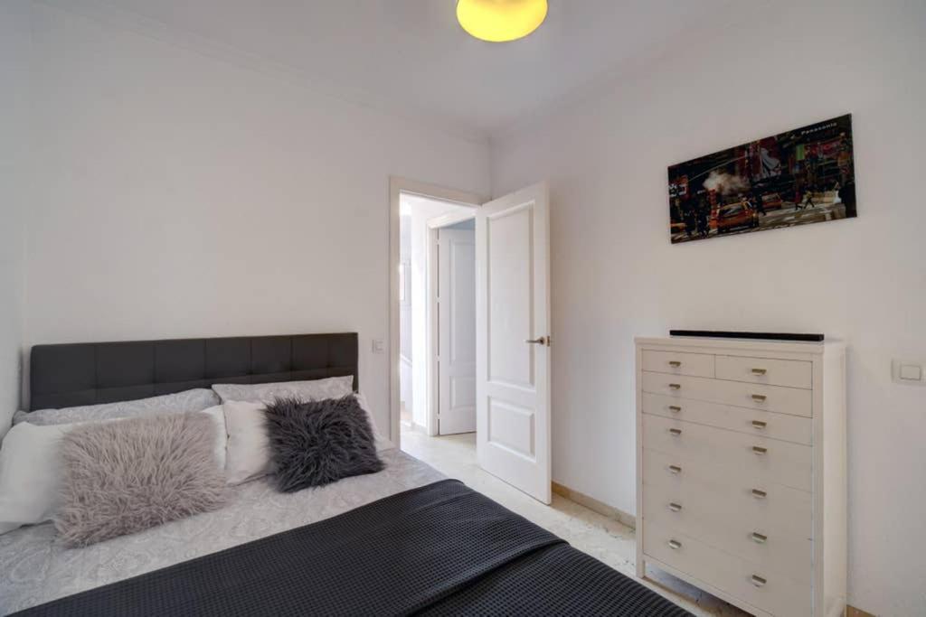 Apartament Duplex Con Vistas Al Mar La Línea de la Concepción Zewnętrze zdjęcie